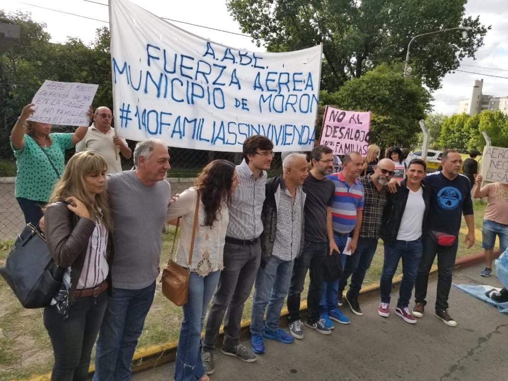 abrazo Morón
