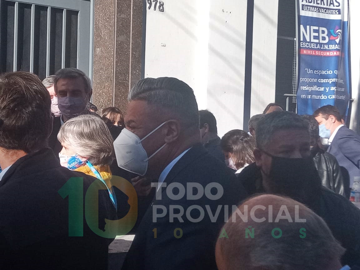 Chiqui Tapia en la asunción de ministros de Kicillof