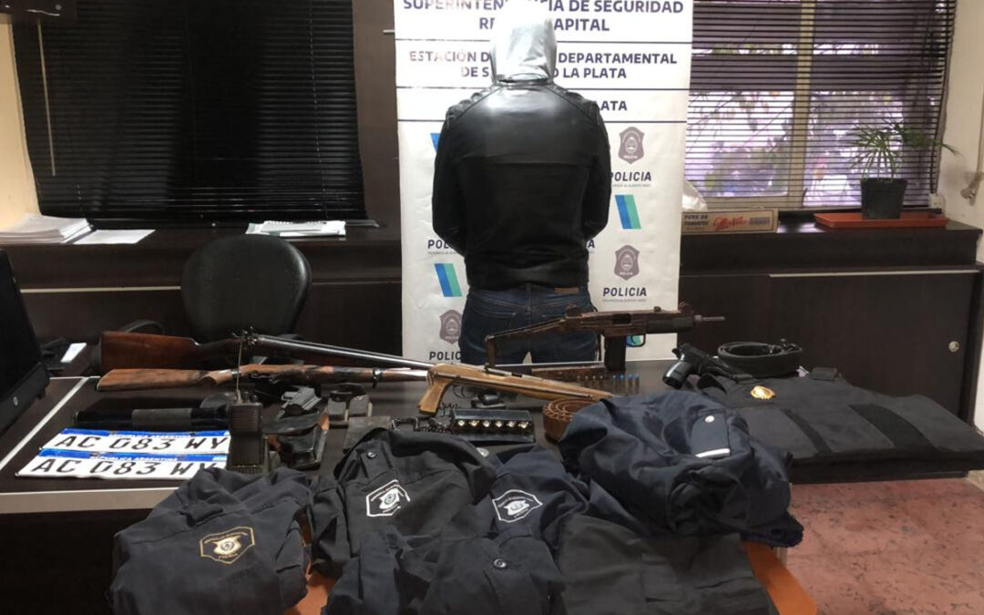 Chalecos antibalas, escudos y escopetas: cayó el líder de una banda de falsos policías en La Plata