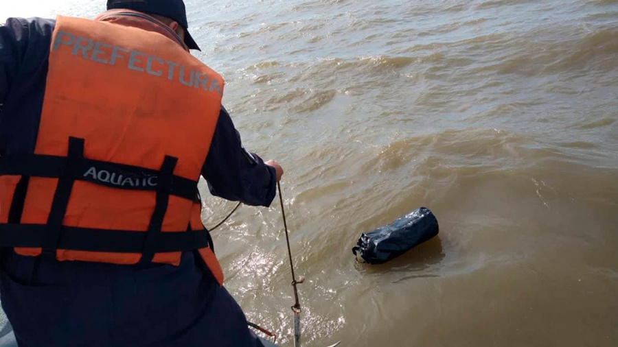 Cocaína flotando Bahía Blanca
