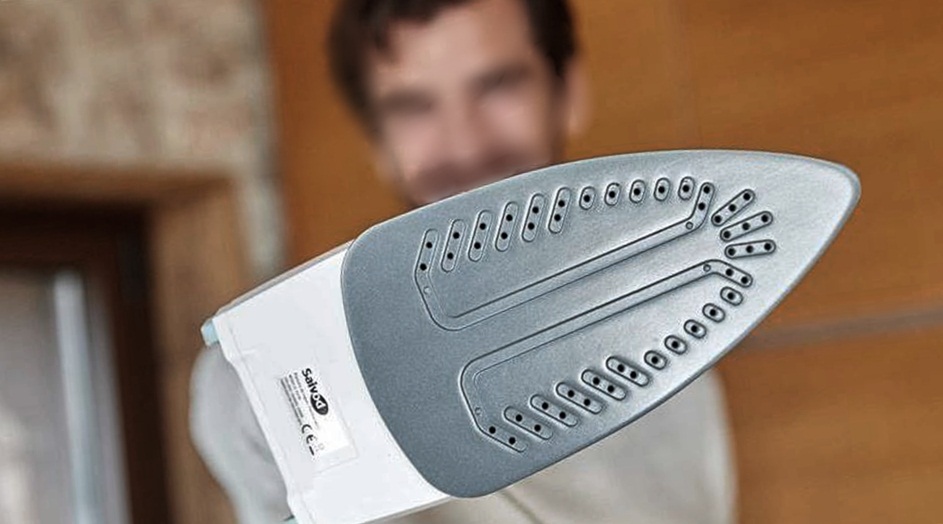 torturan con una plancha