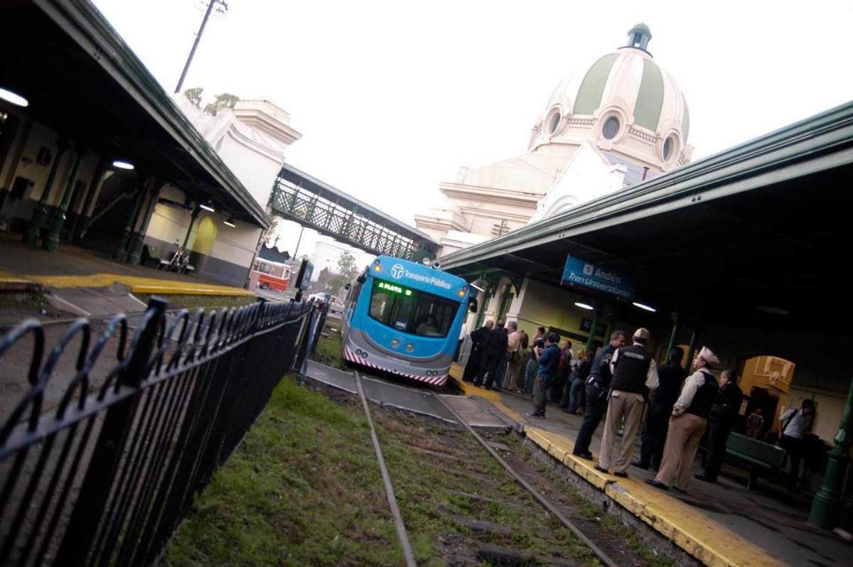 Proponen que vuelva el tren de pasajeros a Berisso y Ensenada con propulsión a hidrógeno
