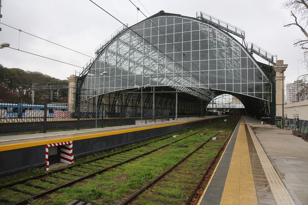 La estación de trenes de La Plata tiene nuevo techo
