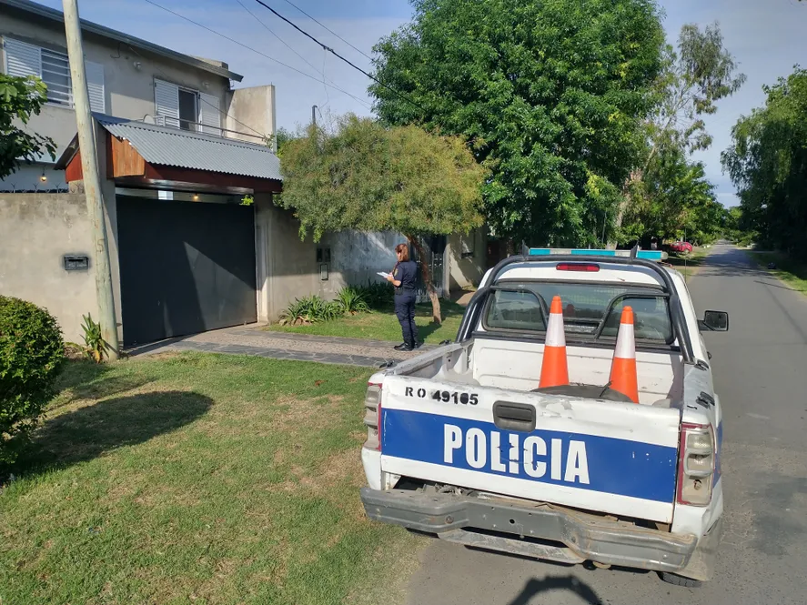 Femicidio en La Plata: un hombre mató a puñaladas a su pareja y se entregó en la comisaría