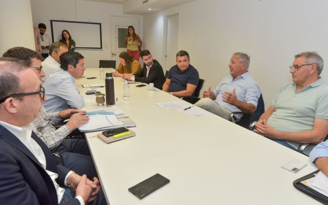 Nardini recibió a miembros de la Comisión de Obra Pública de la Legislatura Bonaerense