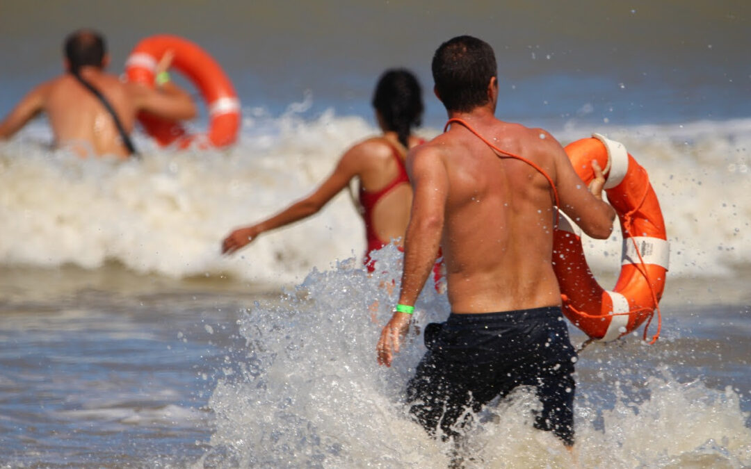 Estalló el verano: en las playas de La Costa comenzó el servicio de guardavidas