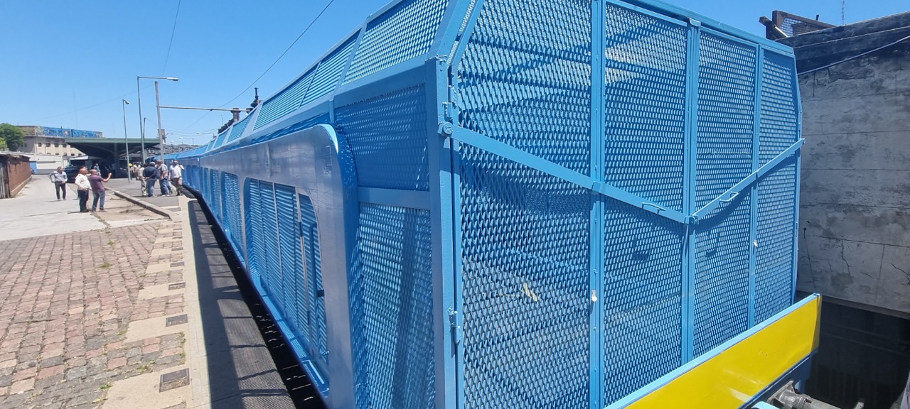 Ya se puede llevar el auto en el tren a Mar del Plata