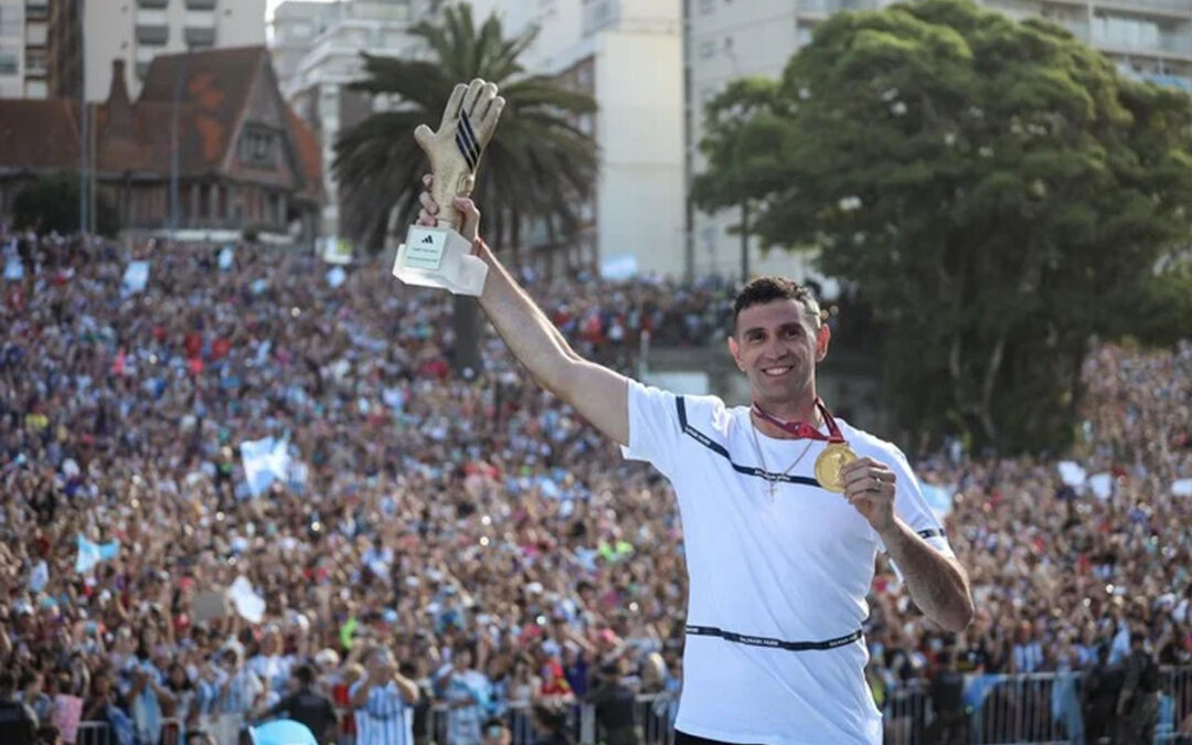 Vibró Mar del Plata: el “Dibu” Martínez, campeón del mundo, tuvo su homenaje ante 150 mil personas
