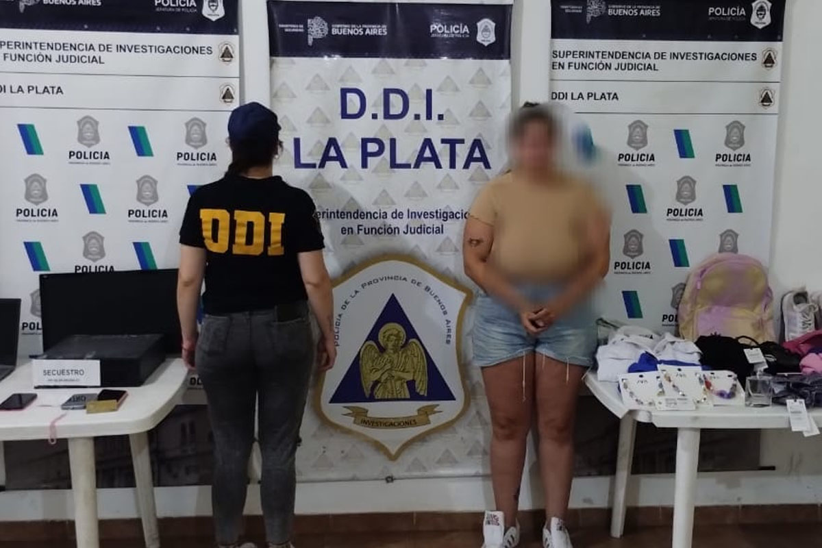 empleada bancaria