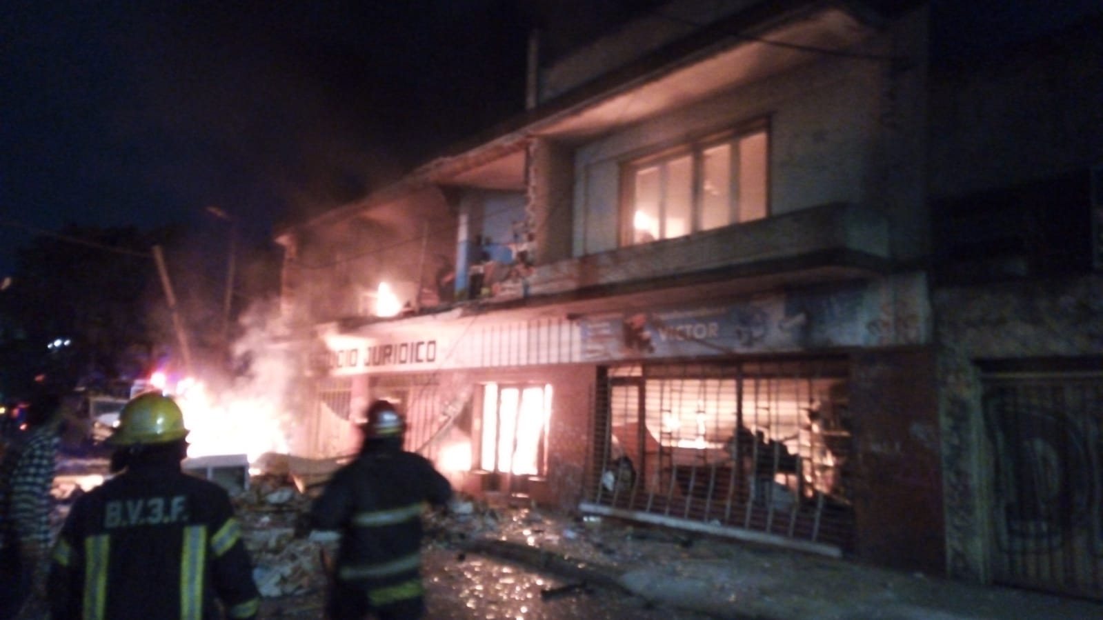 Fue como una bomba": gran explosión en Santos Lugares dejó heridos y  decenas de evacuados