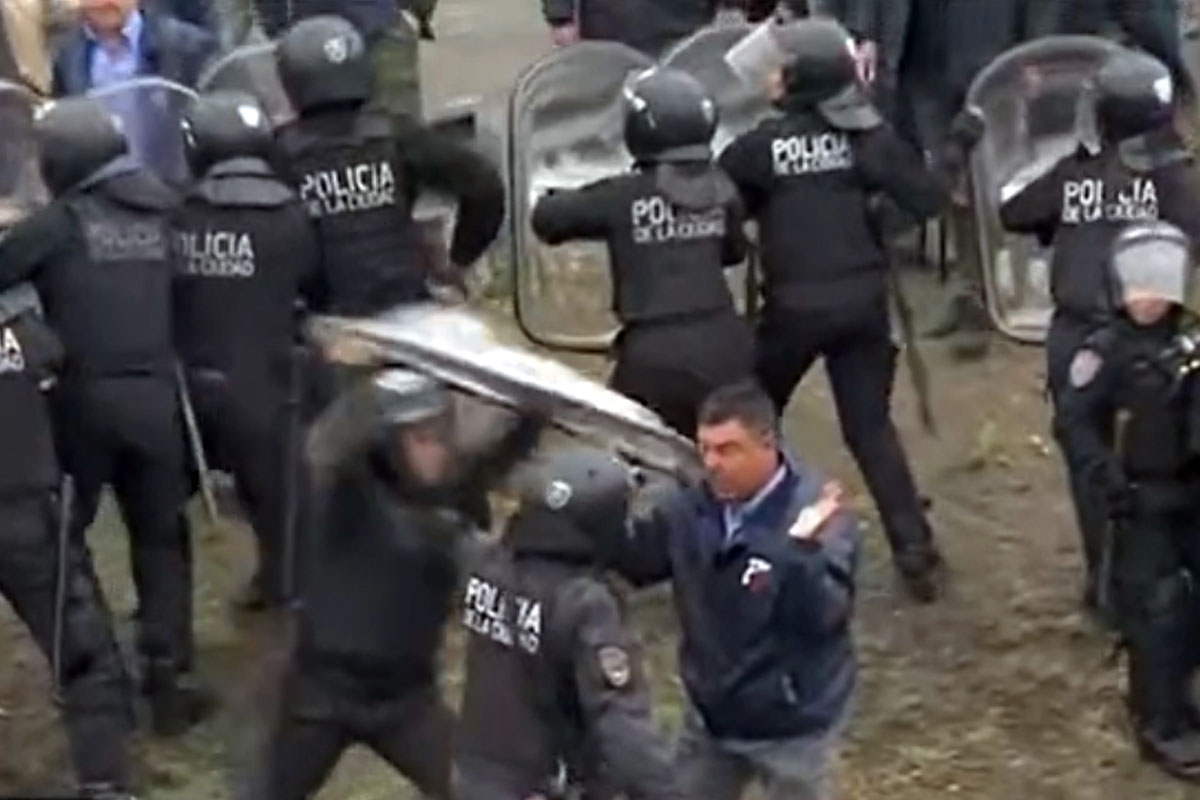 violenta agresión policía