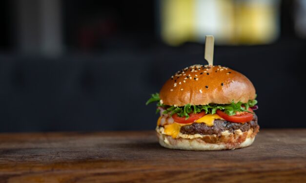 Día de la hamburguesa: en busca de la combinación perfecta ¿dónde nació y para qué?
