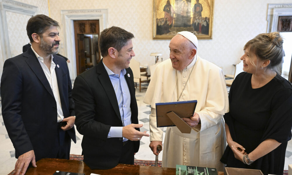 Kicillof Papa Francisco