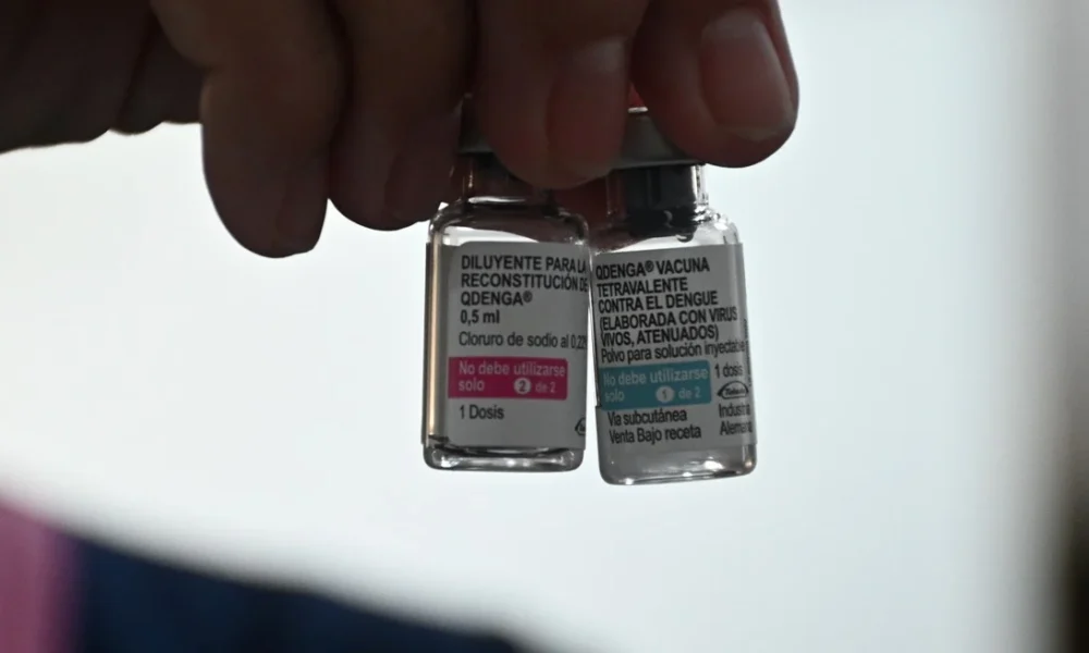 vacunación contra el dengue
