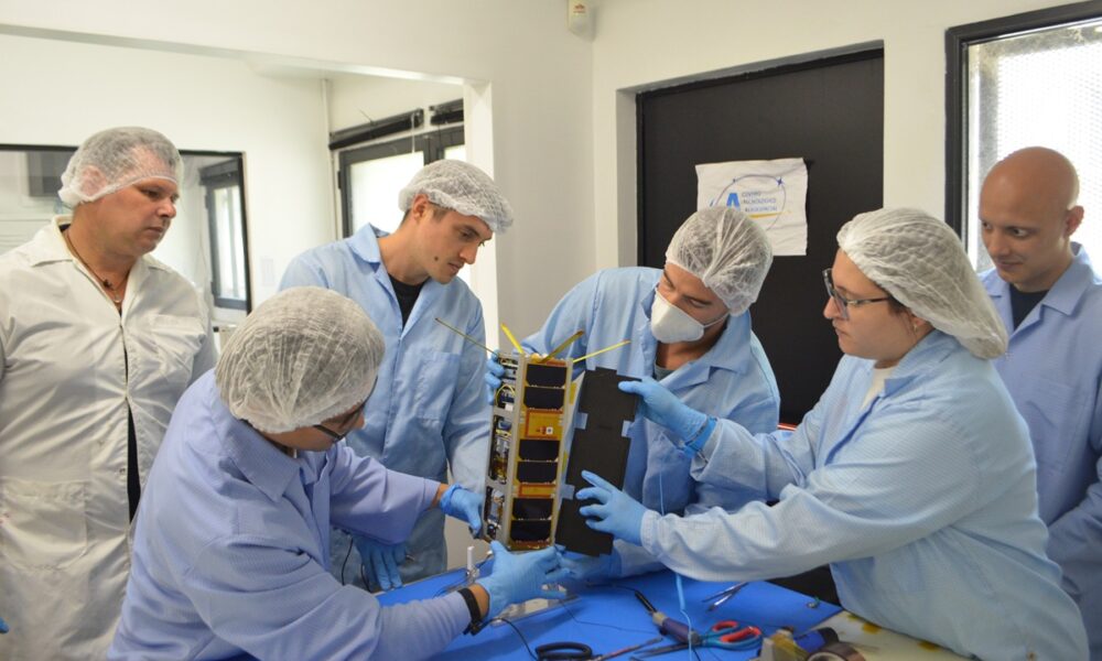 satélite universitario