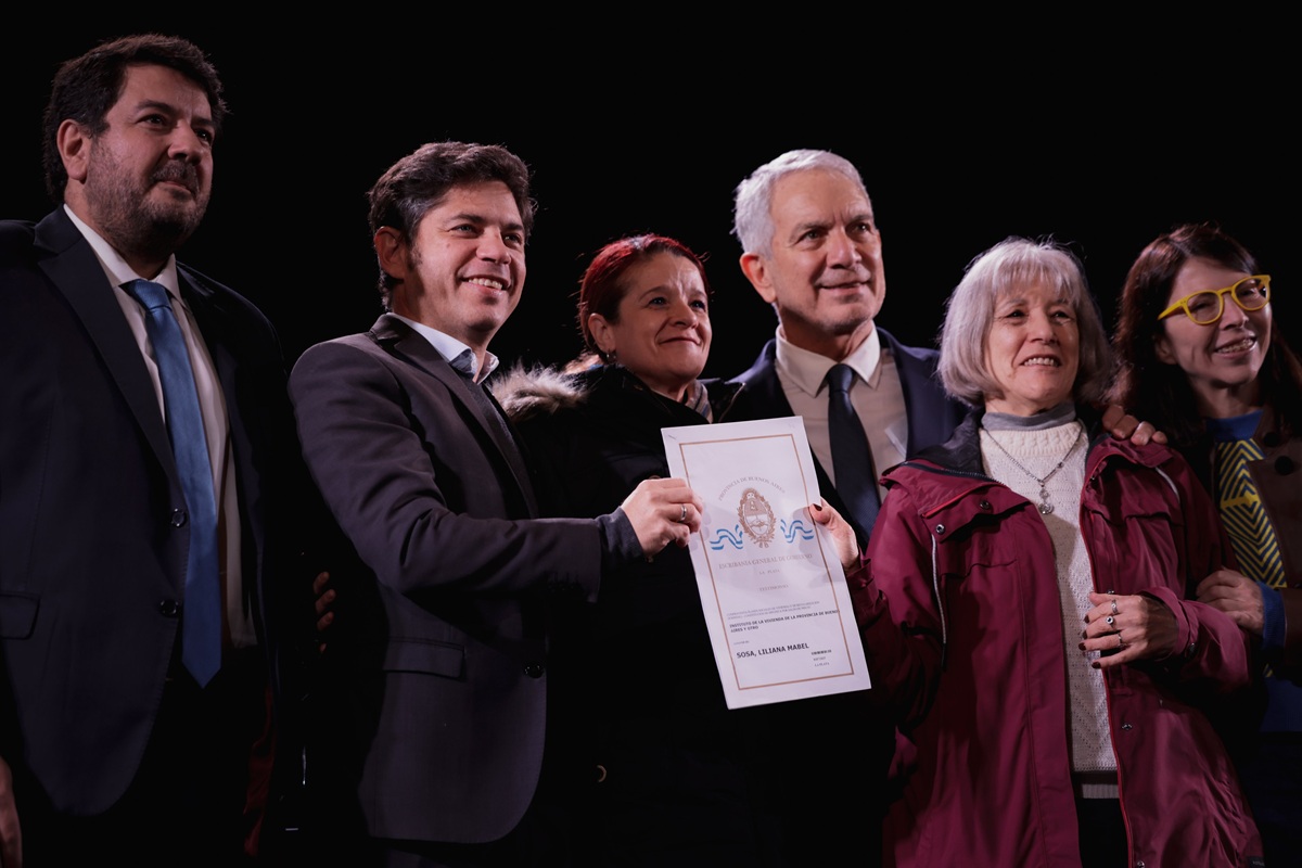 Kicillof entrega escrituras en La Plata