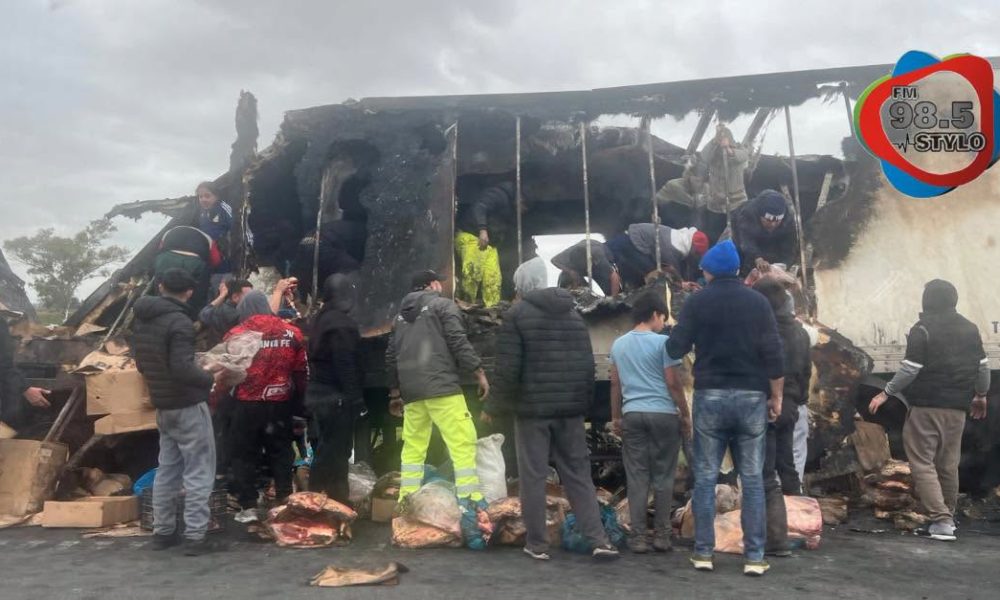 camión incendiado en ruta 9