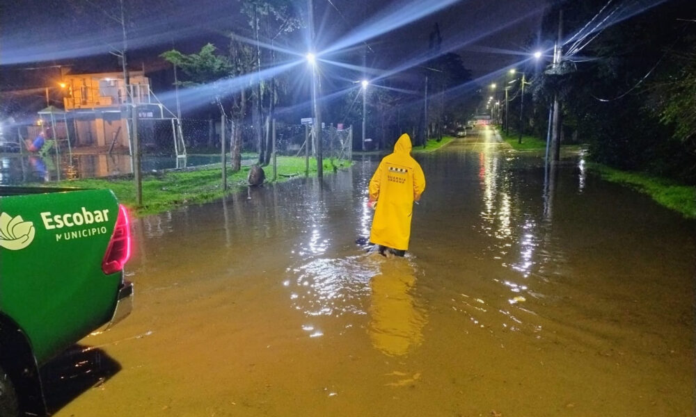 Escobar lluvias