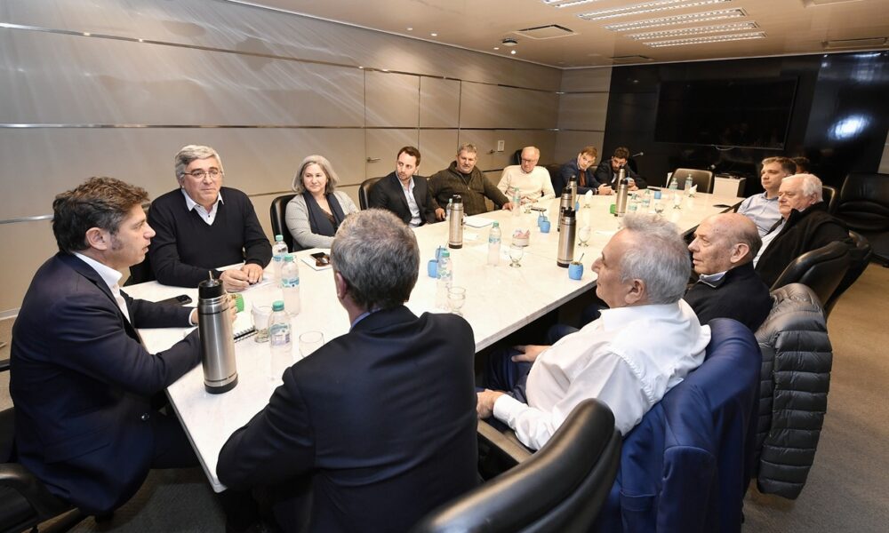 Kicillof con la cámara de biodiesel