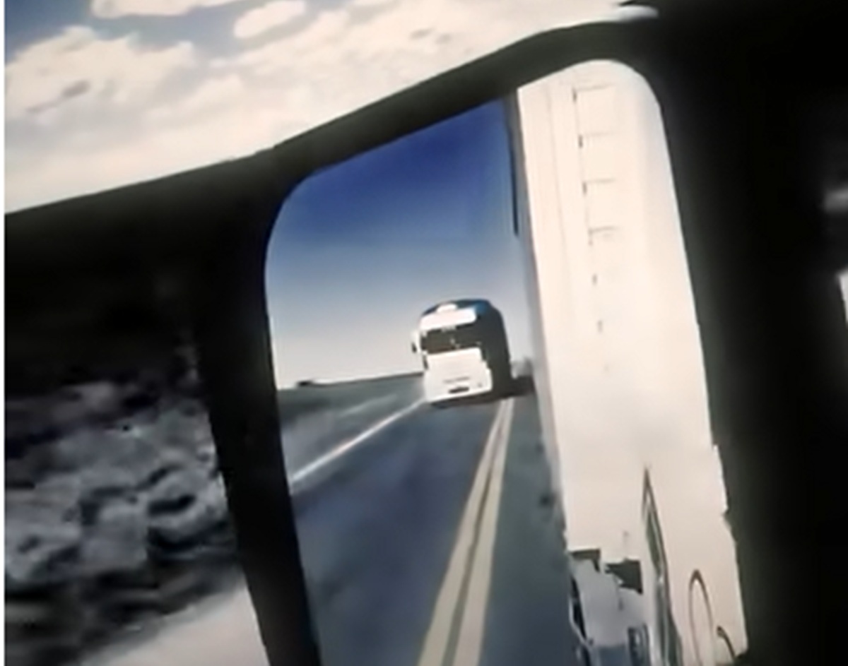 camioneros doble línea amarilla